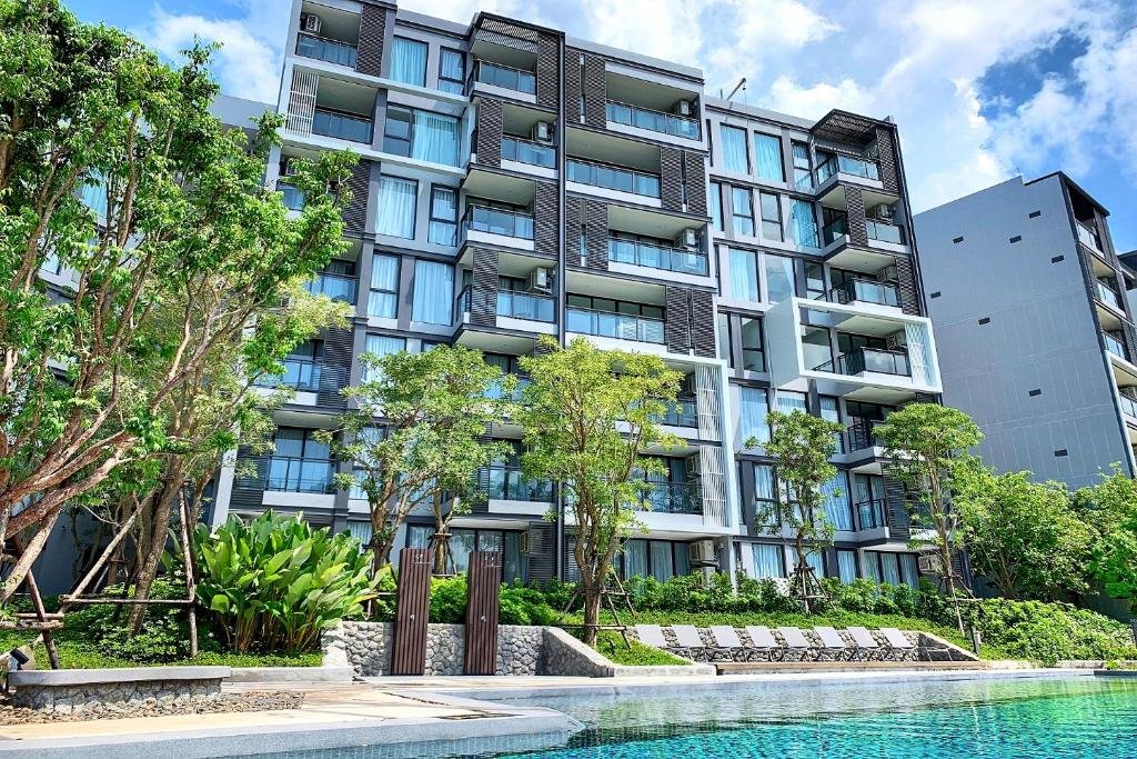 Property image - full photo 2