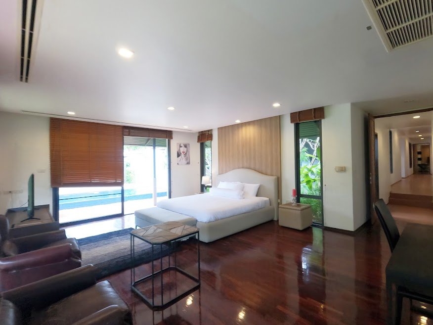 Property image - full photo 13