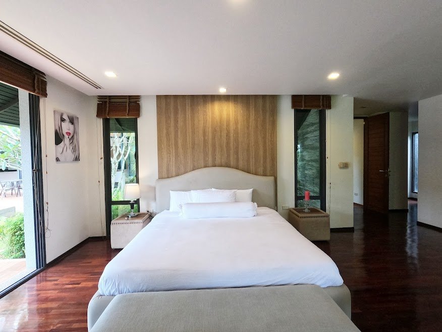Property image - full photo 8