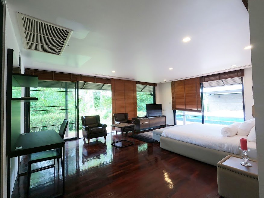 Property image - full photo 14