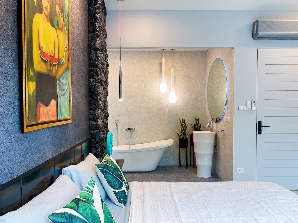Property image - full photo 14