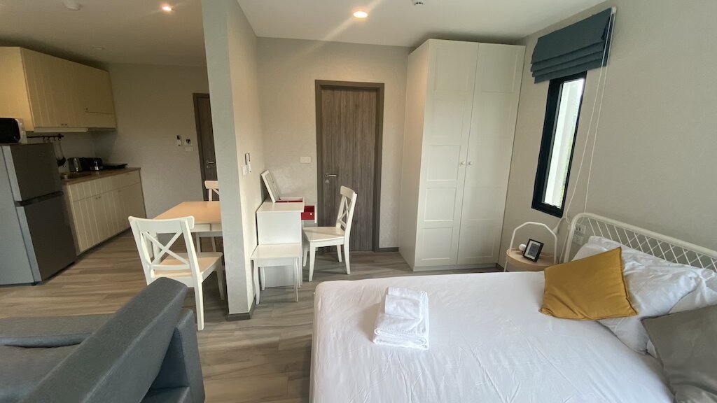 Property image - full photo 5