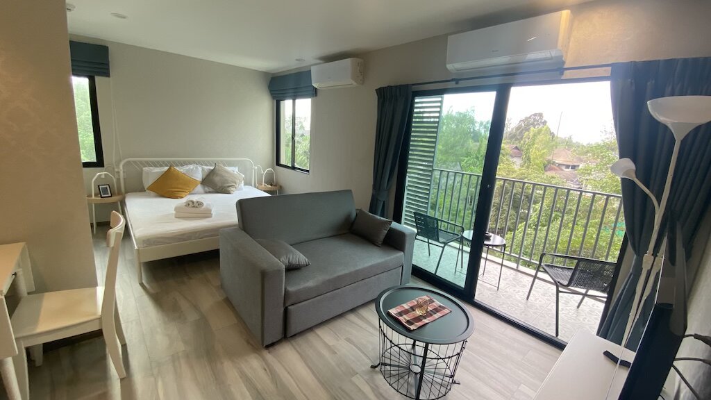 Property image - full photo 4