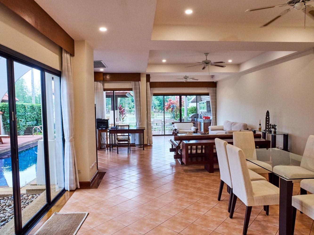 Property image - full photo 9
