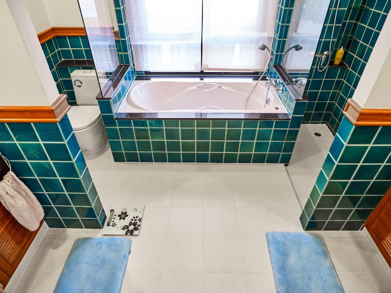 Property image - full photo 16