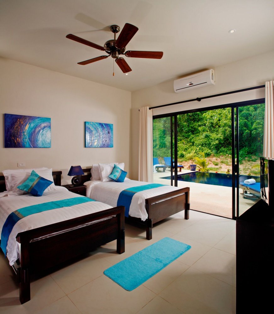 Property image - full photo 12