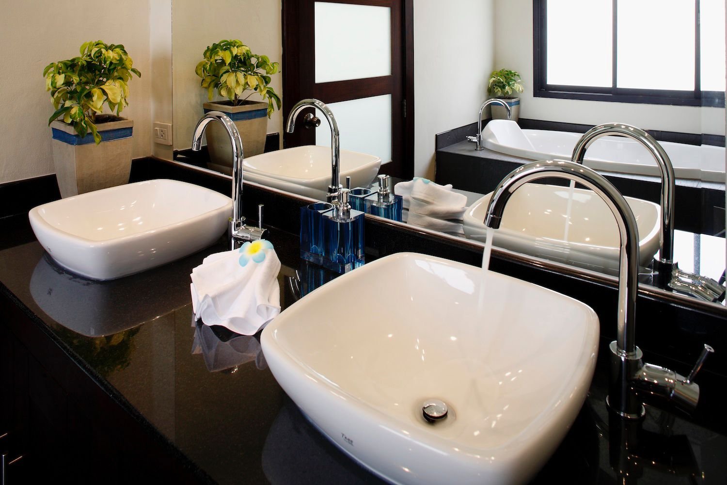 Property image - full photo 13