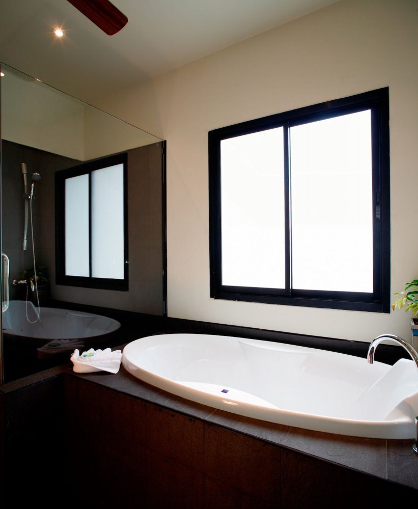 Property image - full photo 12