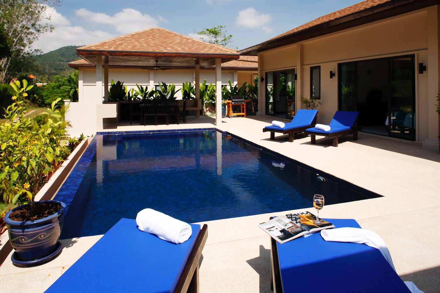 Property image - full photo 3
