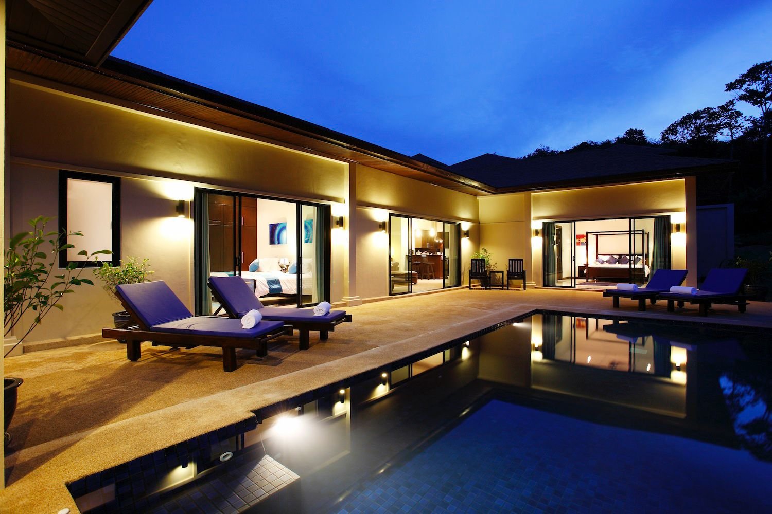 Property image - full photo 2