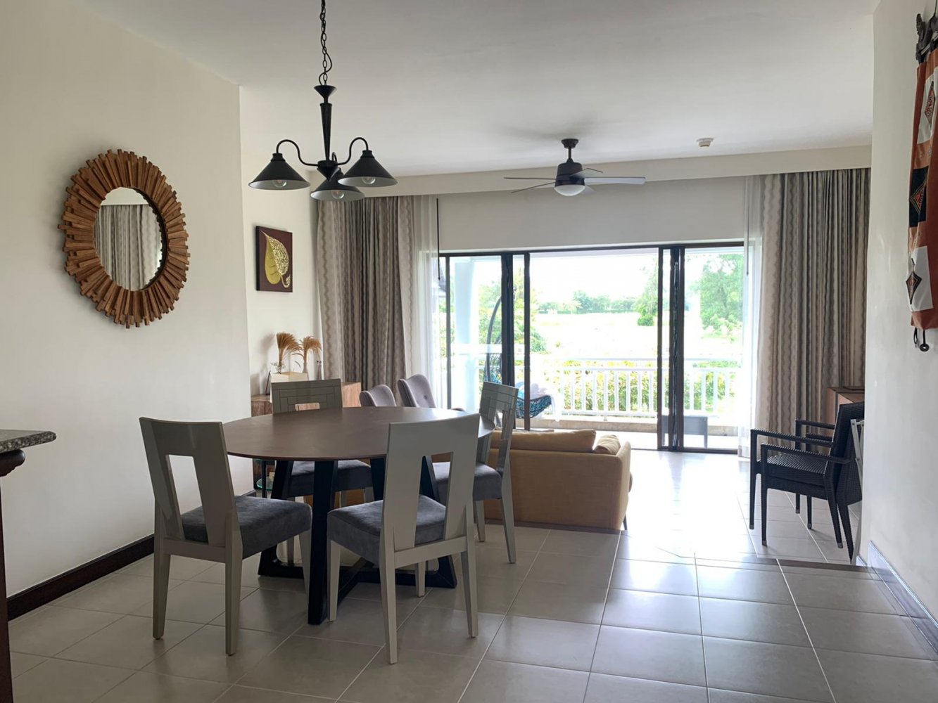 Property image - full photo 2