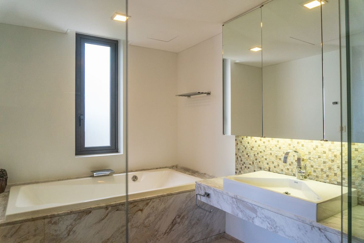 Property image - full photo 15