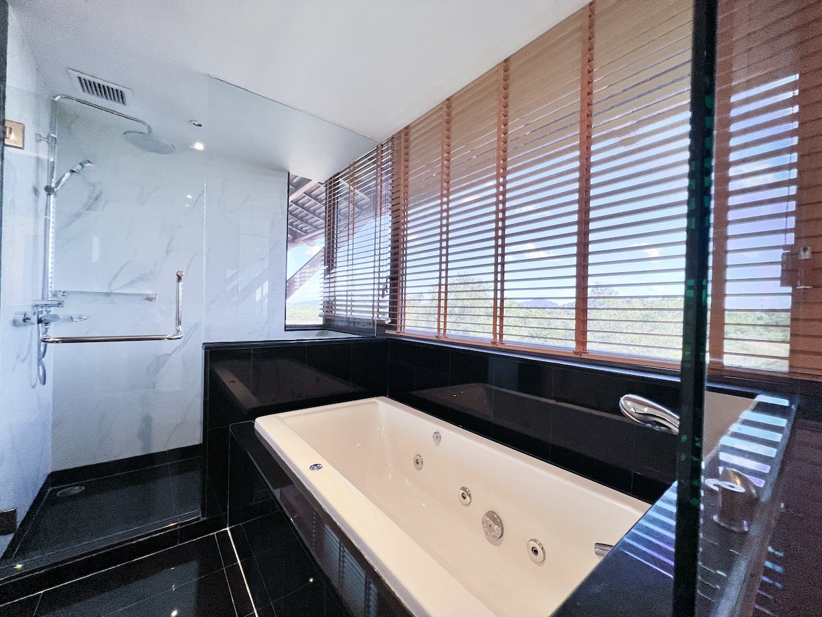 Property image - full photo 11