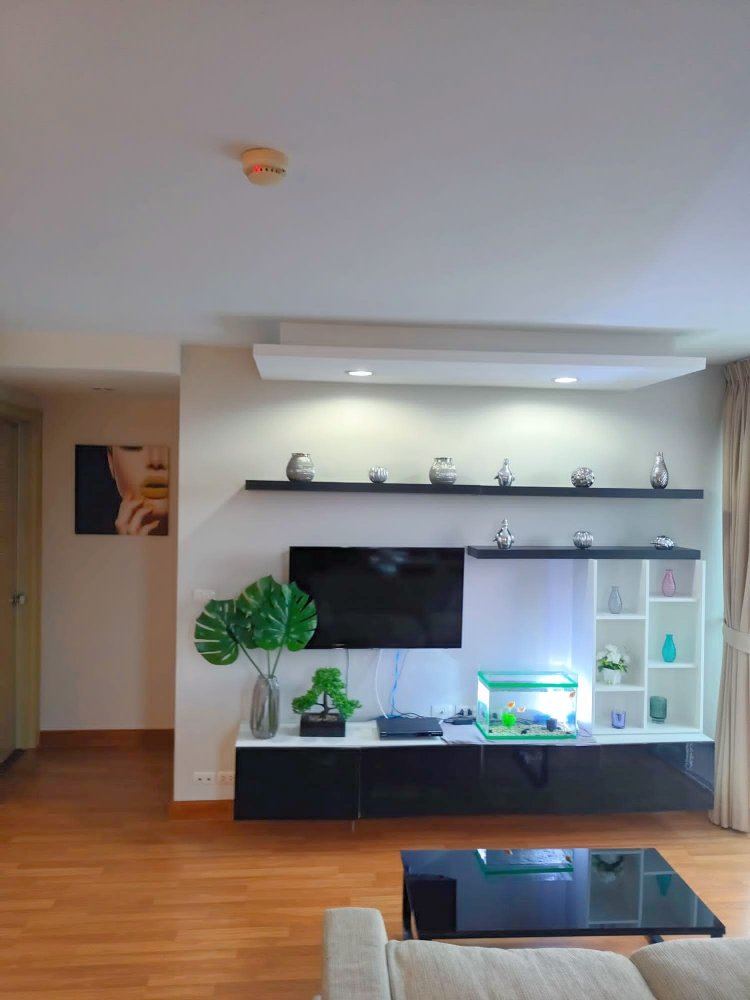 Property image - full photo 3