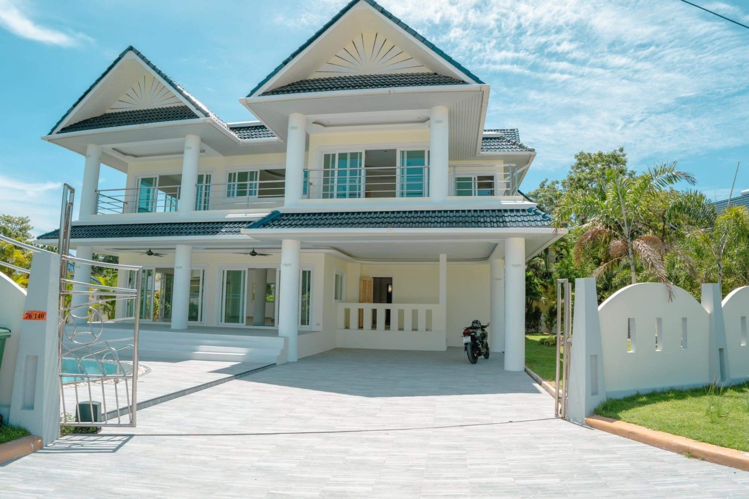 Property image - full photo 2