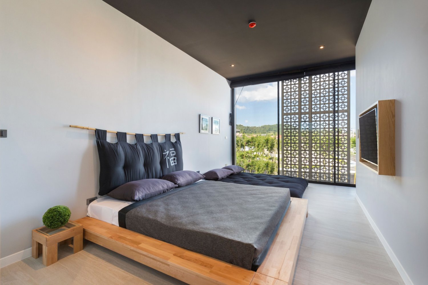 Property image - full photo 12