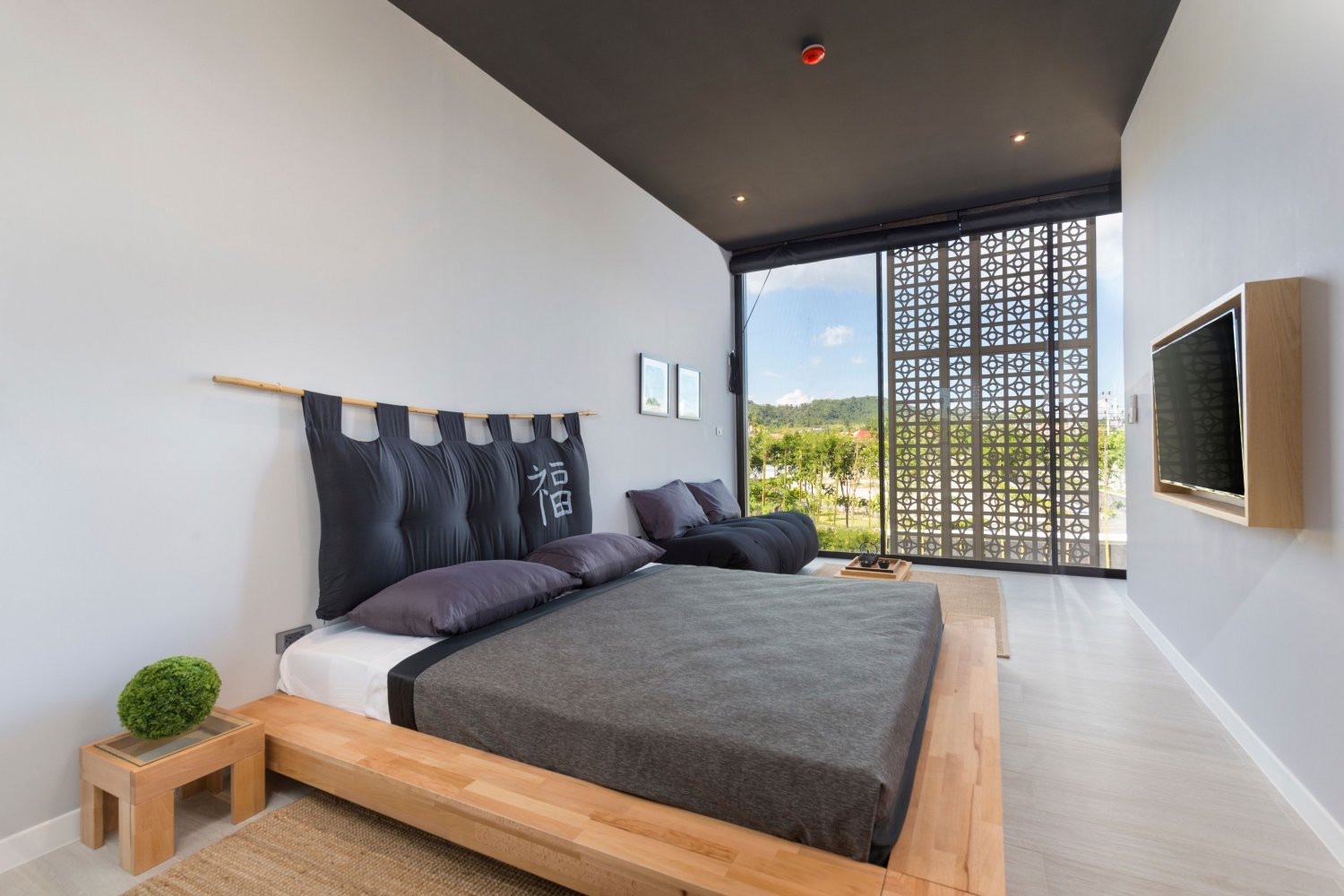 Property image - full photo 11