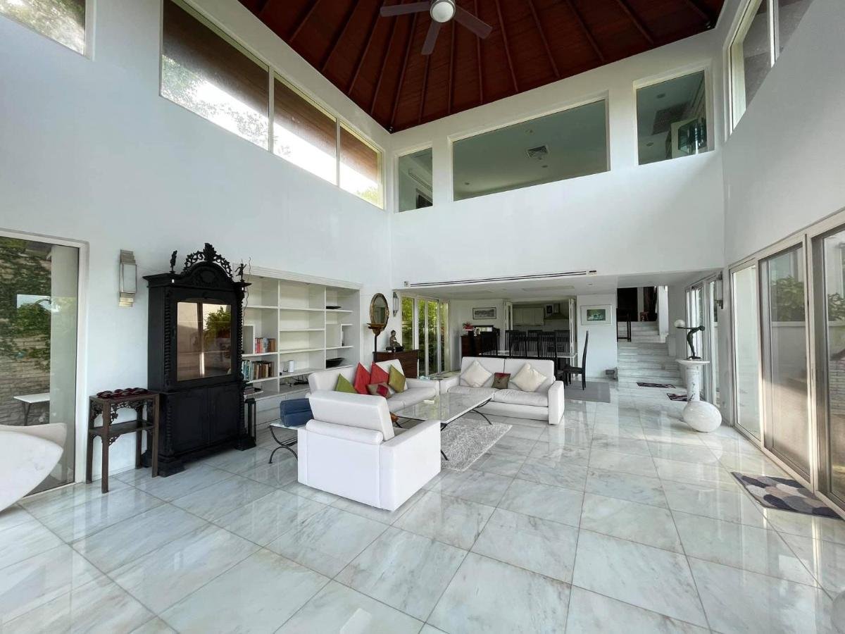 Property image - full photo 12