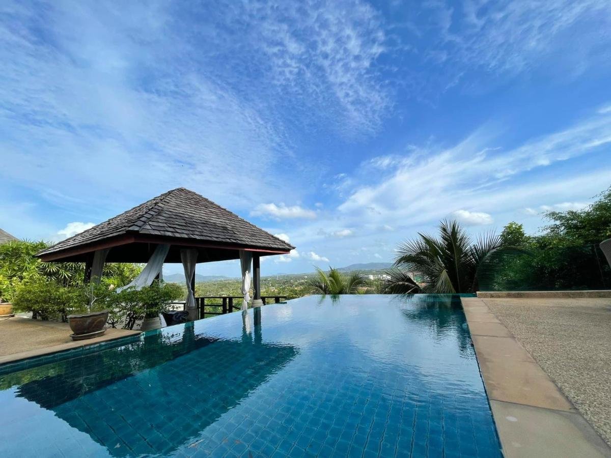 Property image - full photo 2