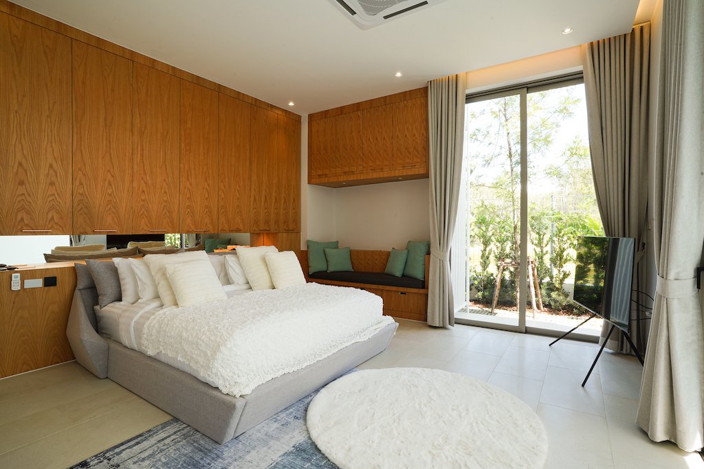 Property image - full photo 12