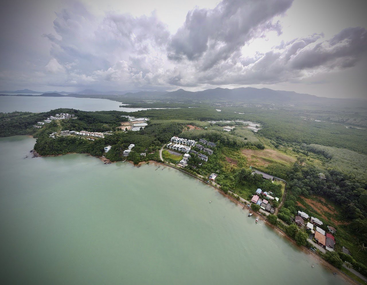 Property image - full photo 2