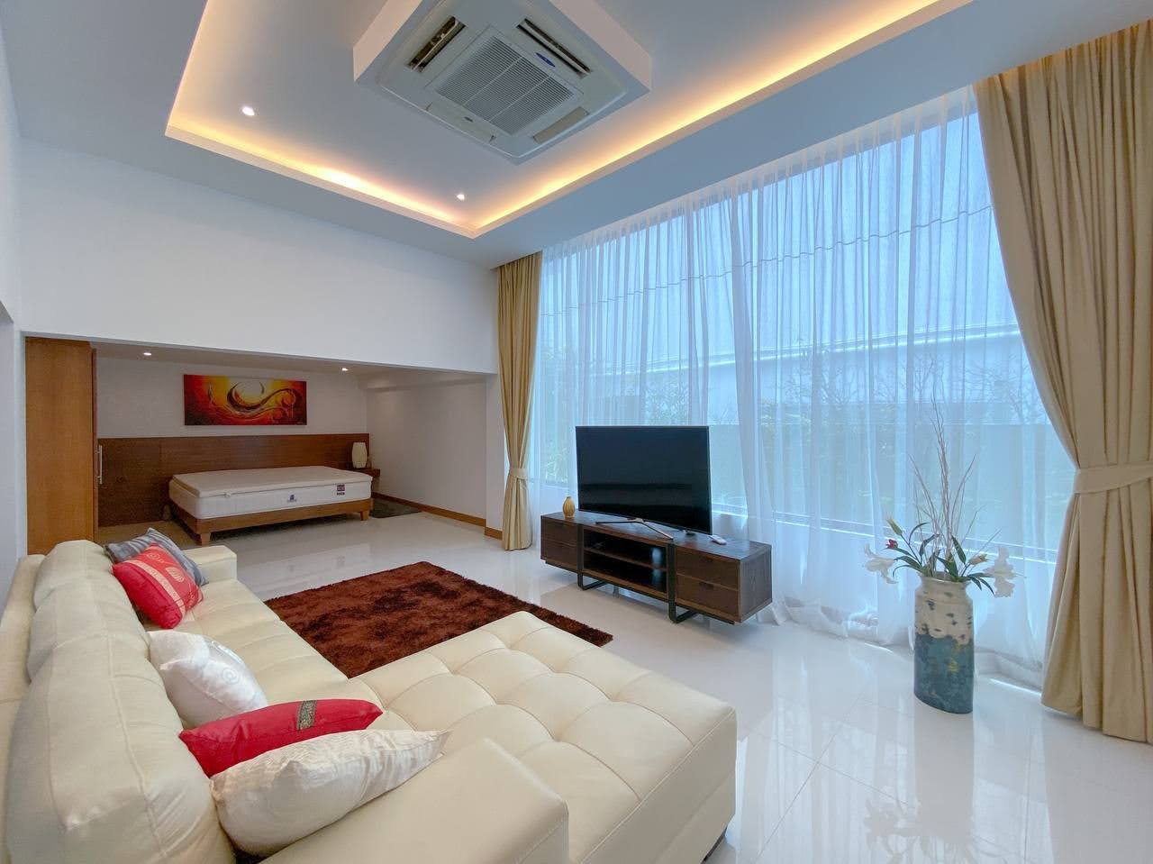 Property image - full photo 11