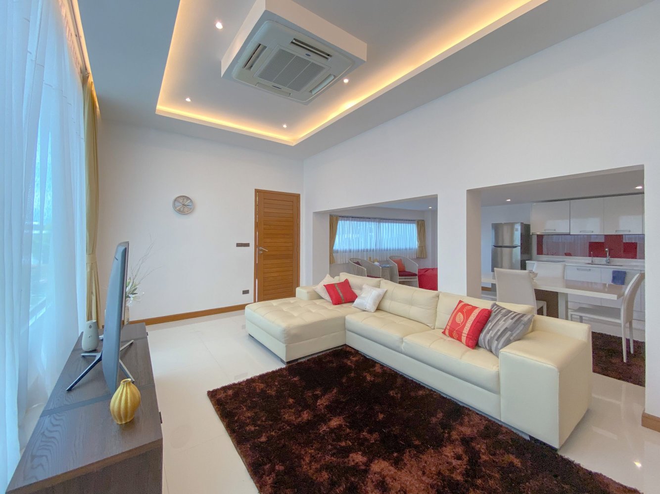 Property image - full photo 32