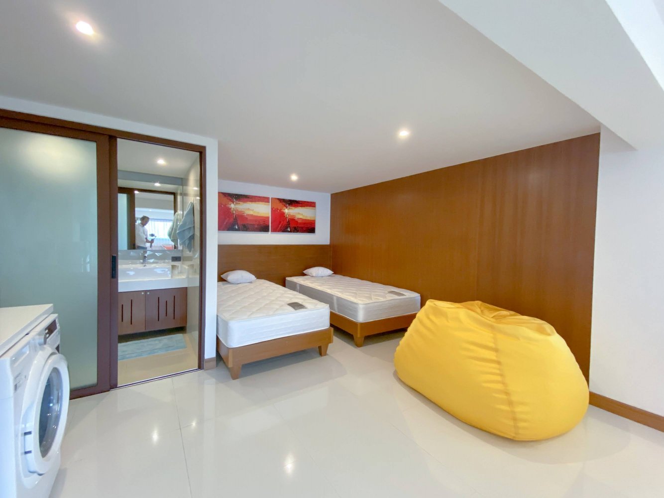 Property image - full photo 36