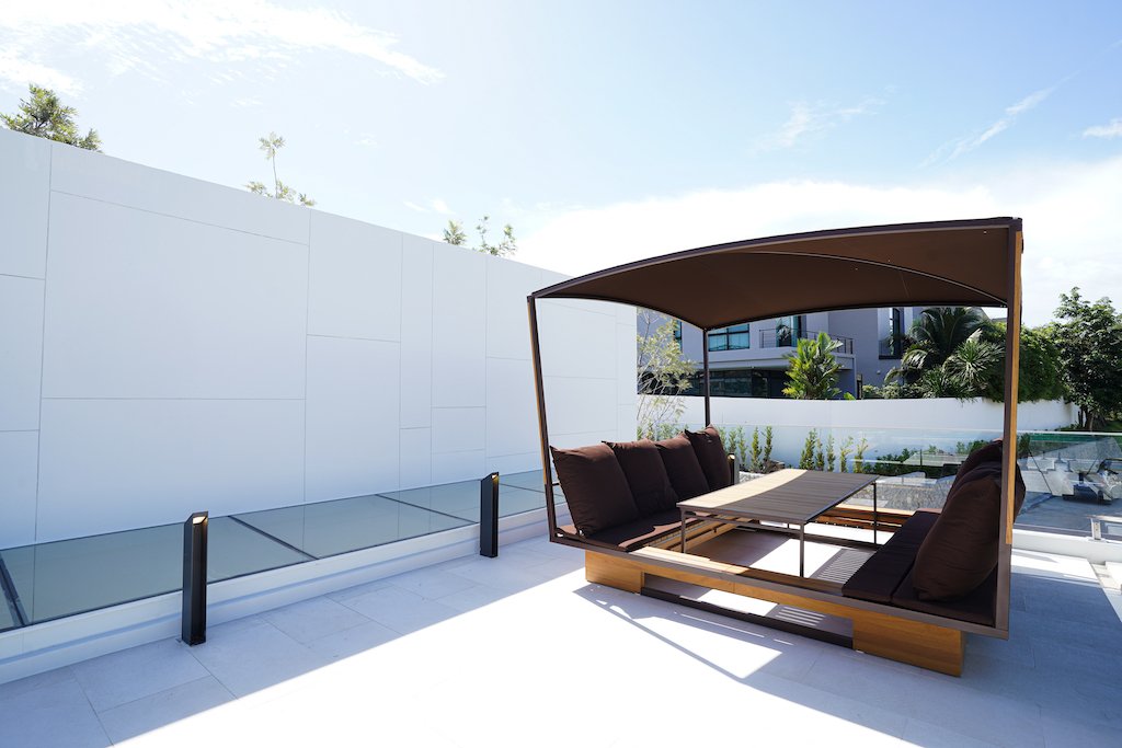 Property image - full photo 4