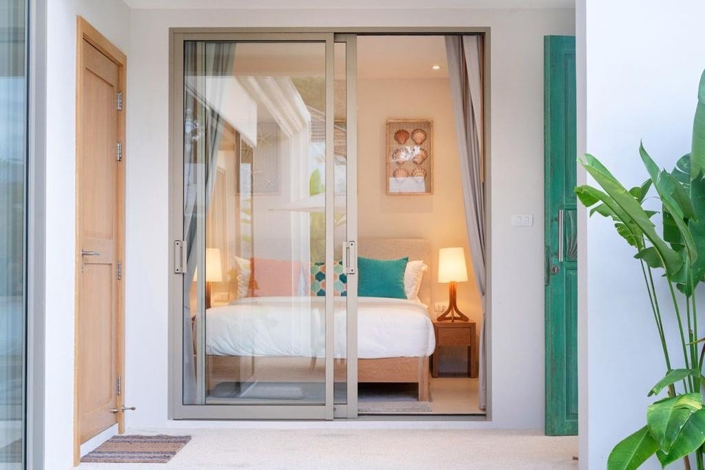Property image - full photo 14
