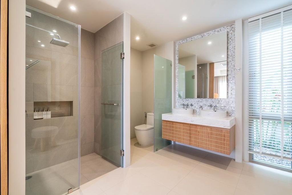 Property image - full photo 12