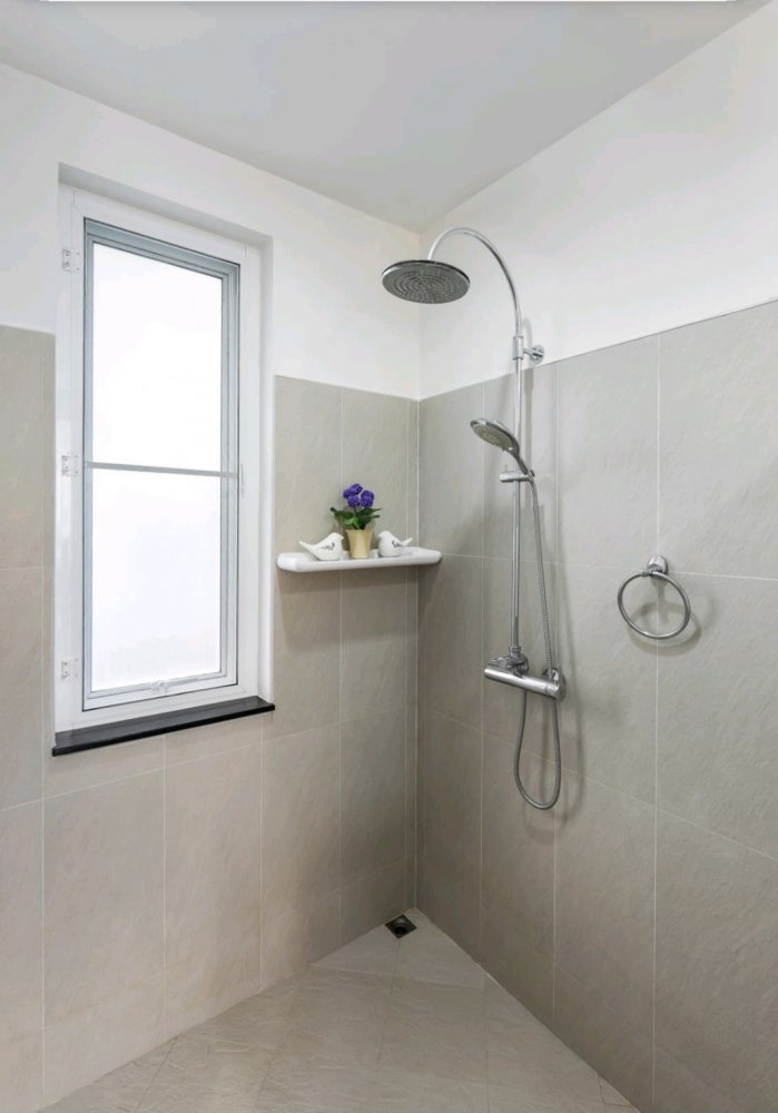 Property image - full photo 13