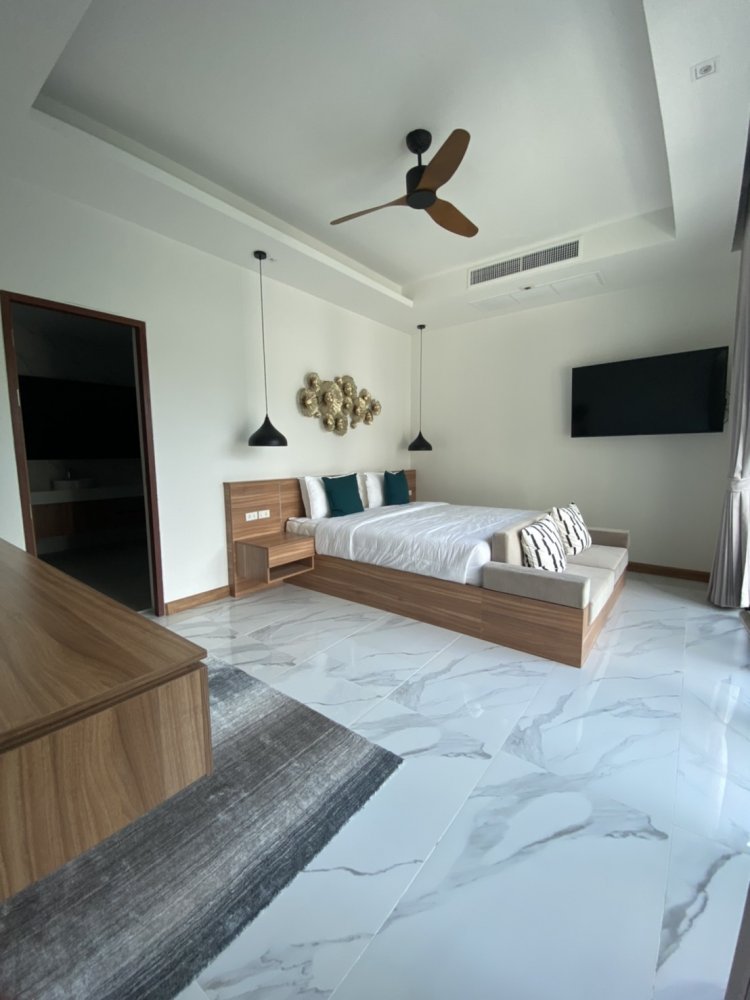 Property image - full photo 12