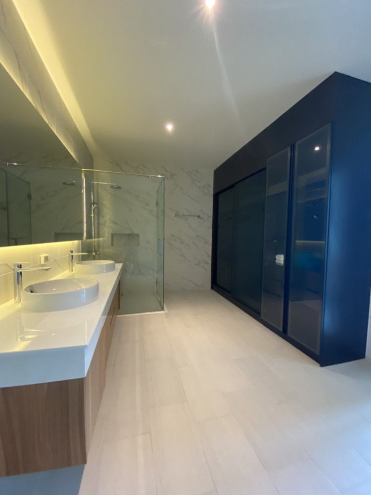 Property image - full photo 9