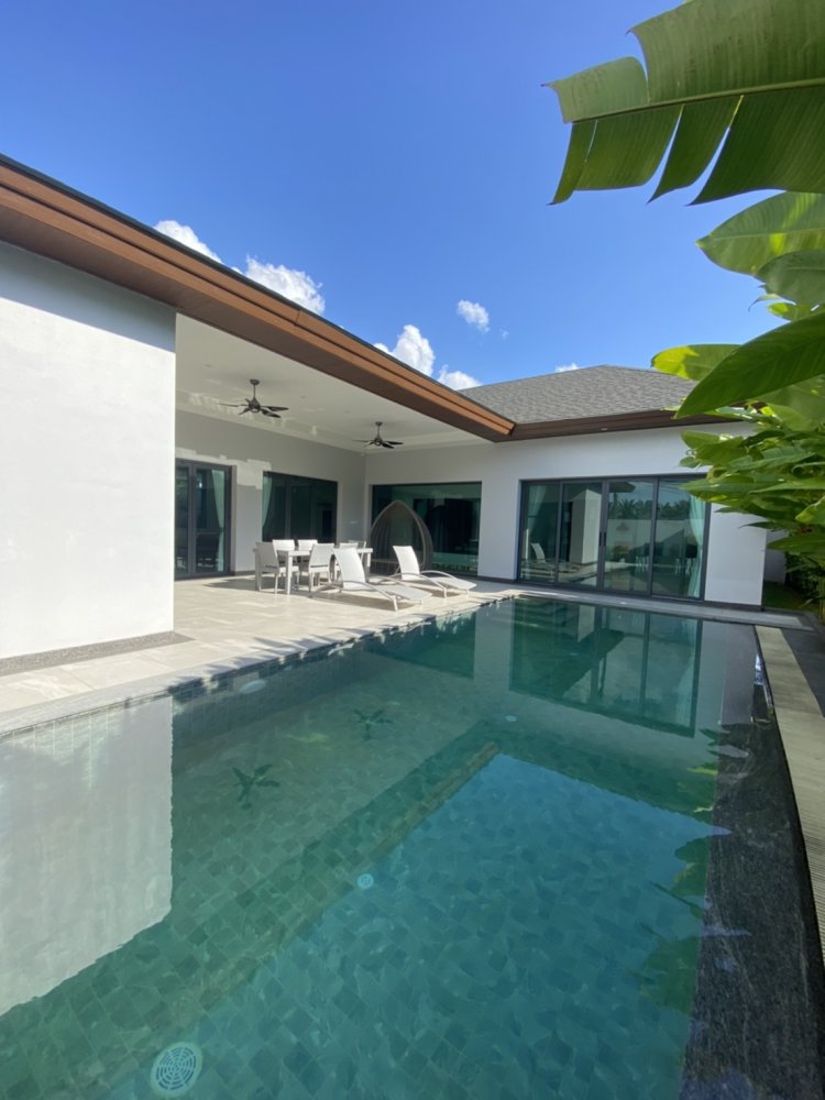 Property image - full photo 2