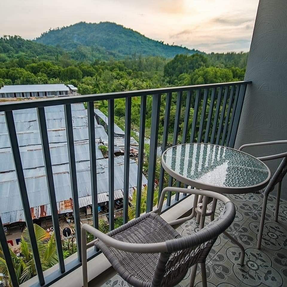 Property image - full photo 2