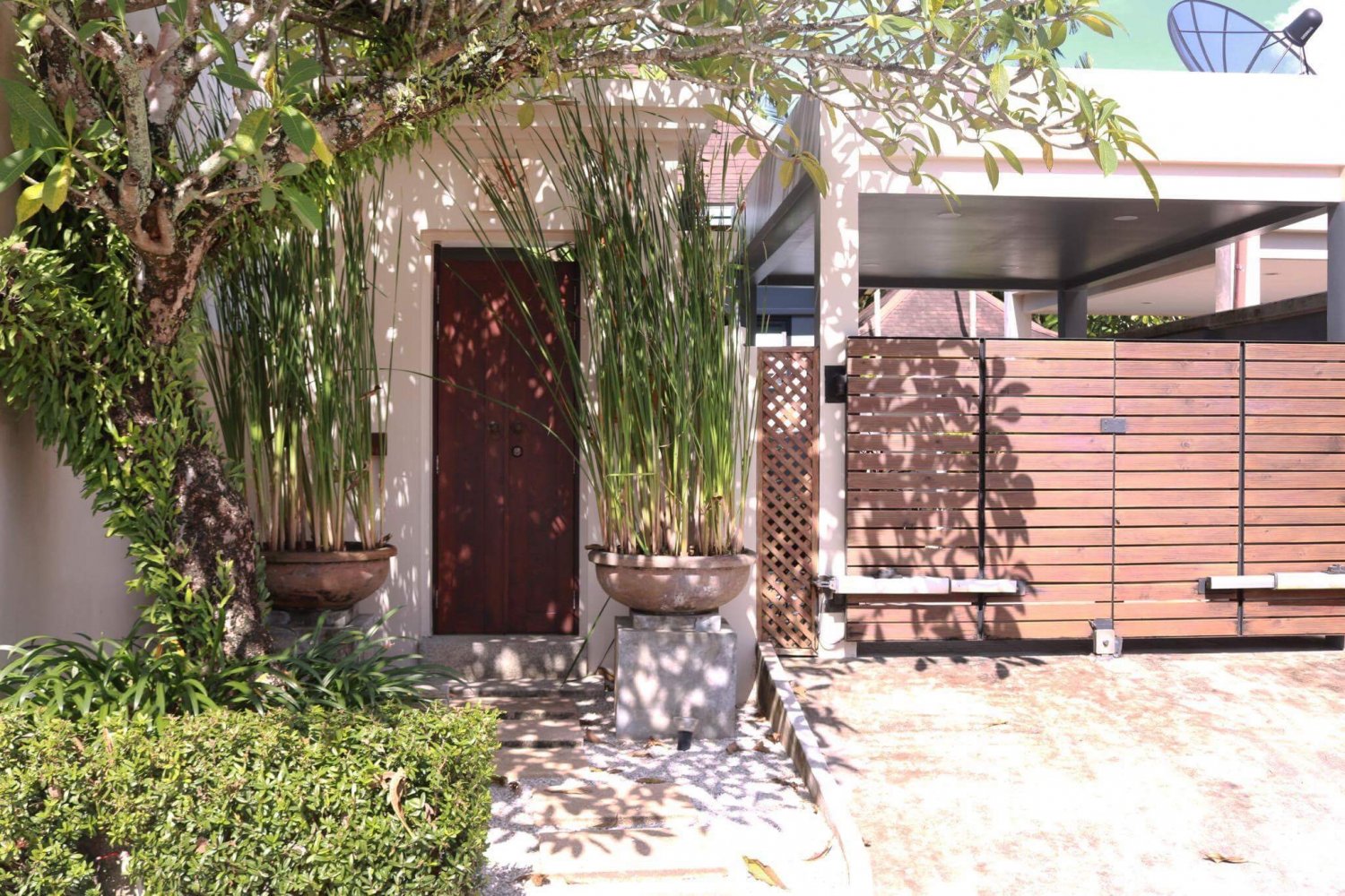 Property image - full photo 2