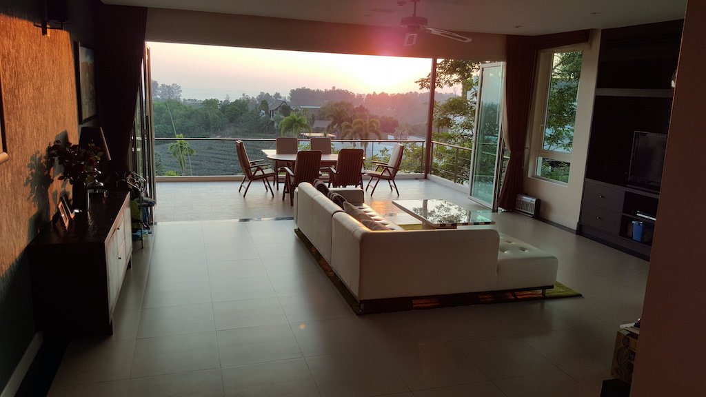 Property image - full photo 2