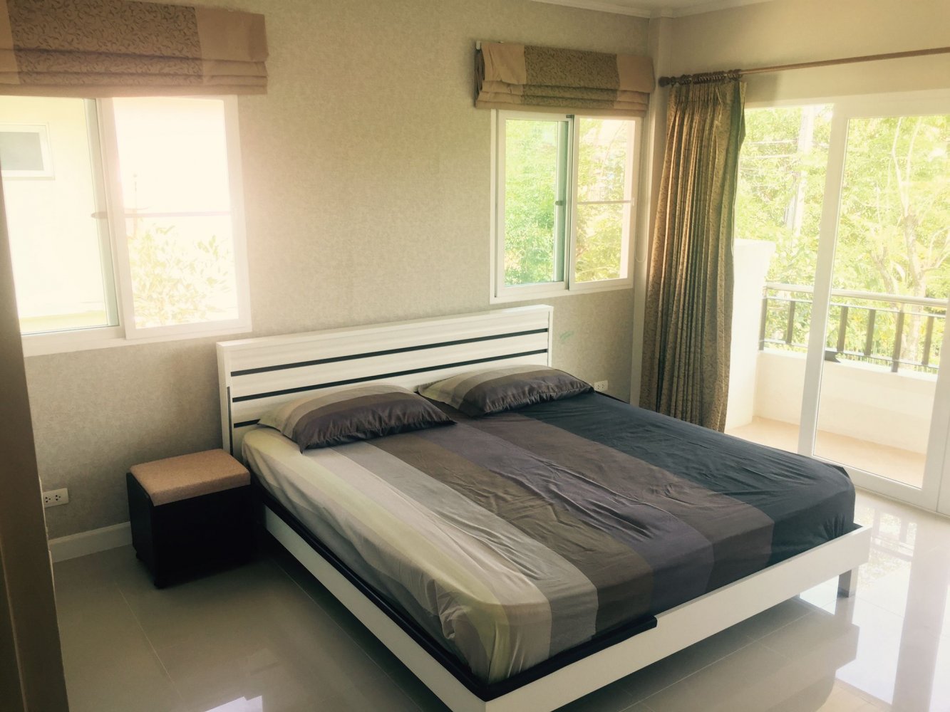 Property image - full photo 14