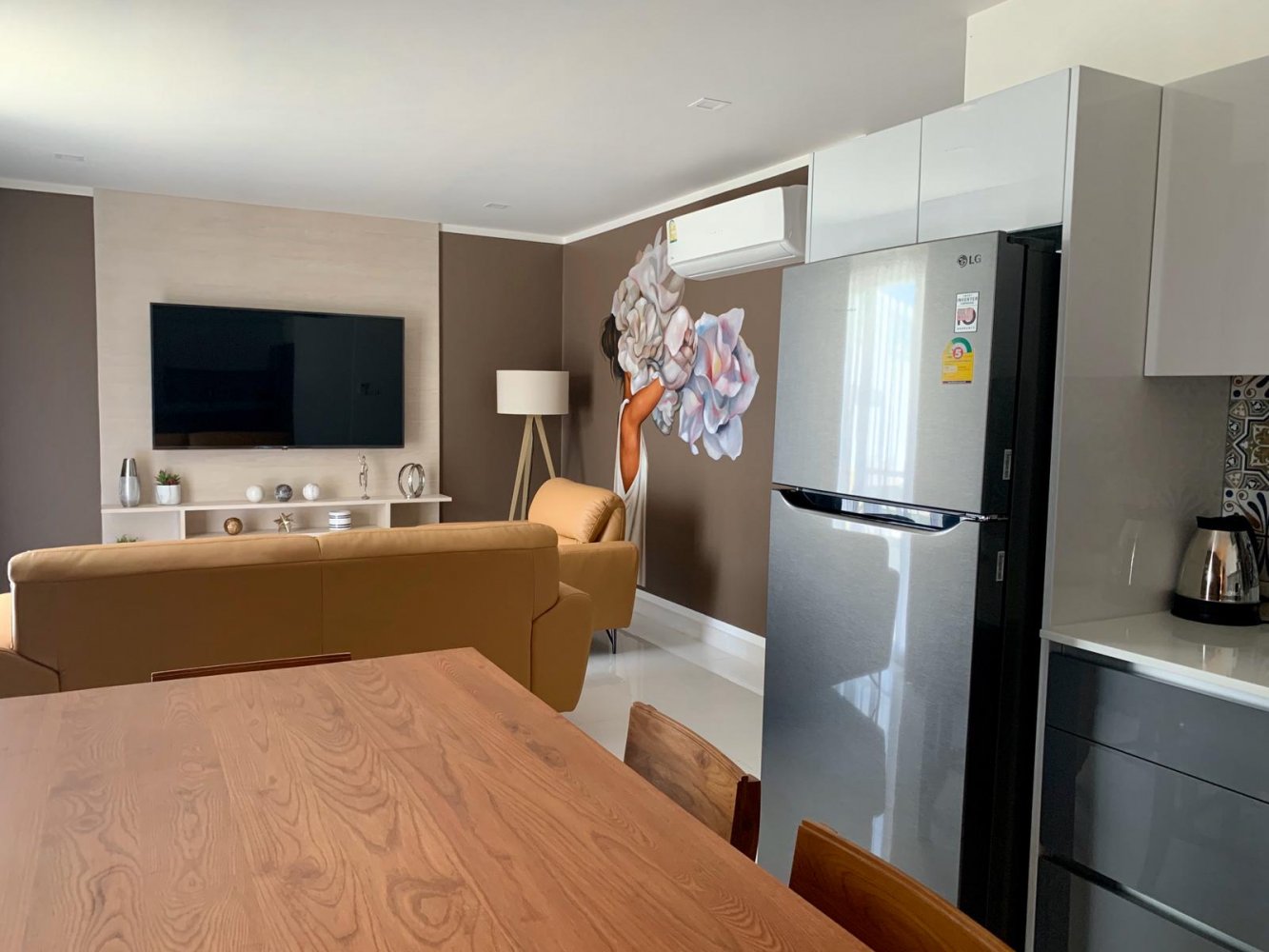 Property image - full photo 8