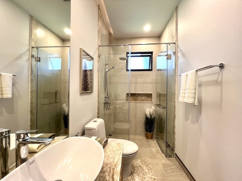 Property image - full photo 11