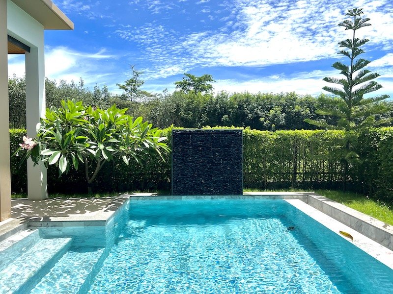 Property image - full photo 3