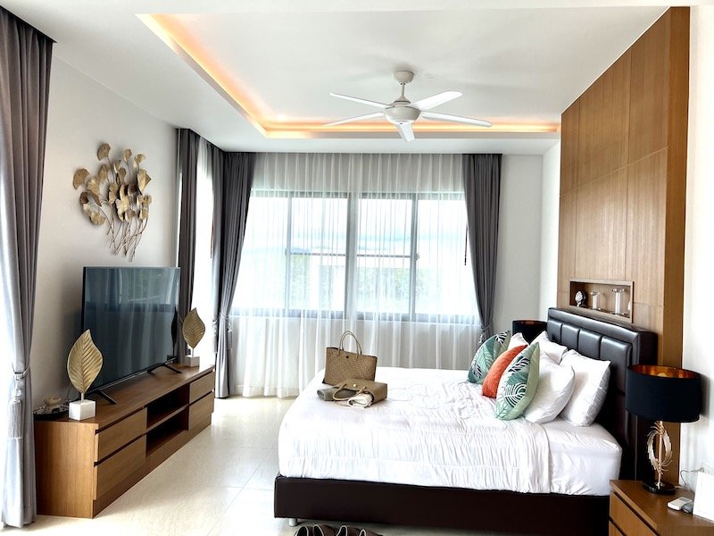 Property image - full photo 6