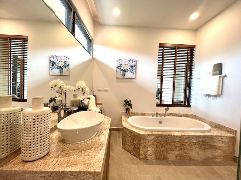 Property image - full photo 14