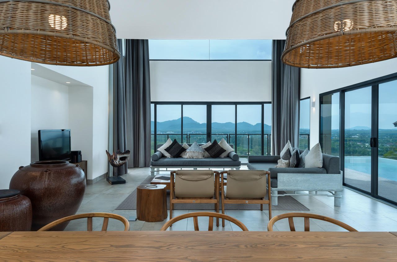 Property image - full photo 4