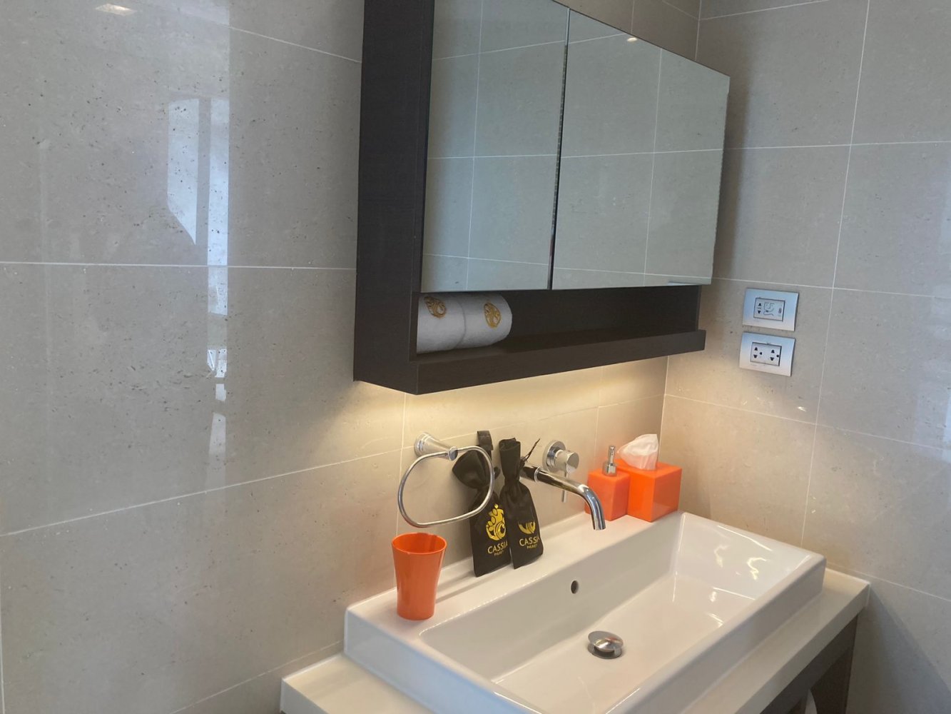 Property image - full photo 11