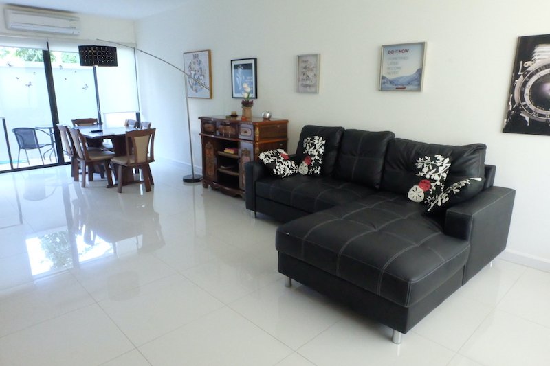 Property image - full photo 6