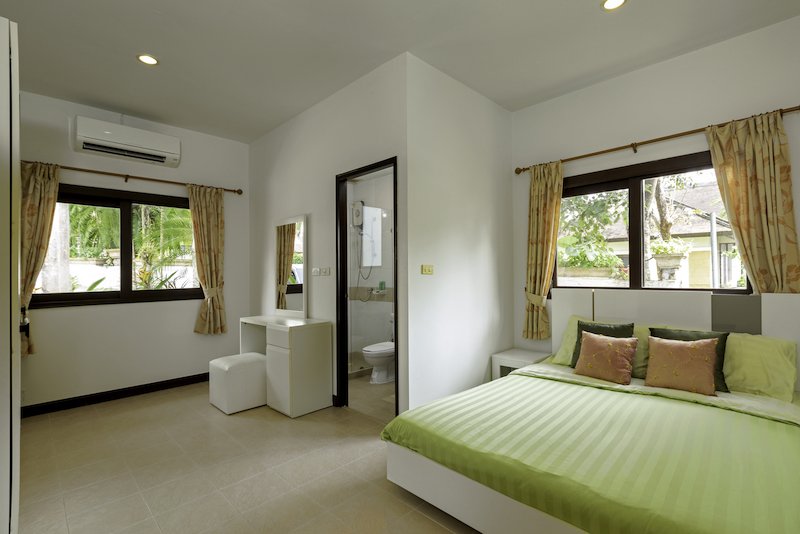 Property image - full photo 32