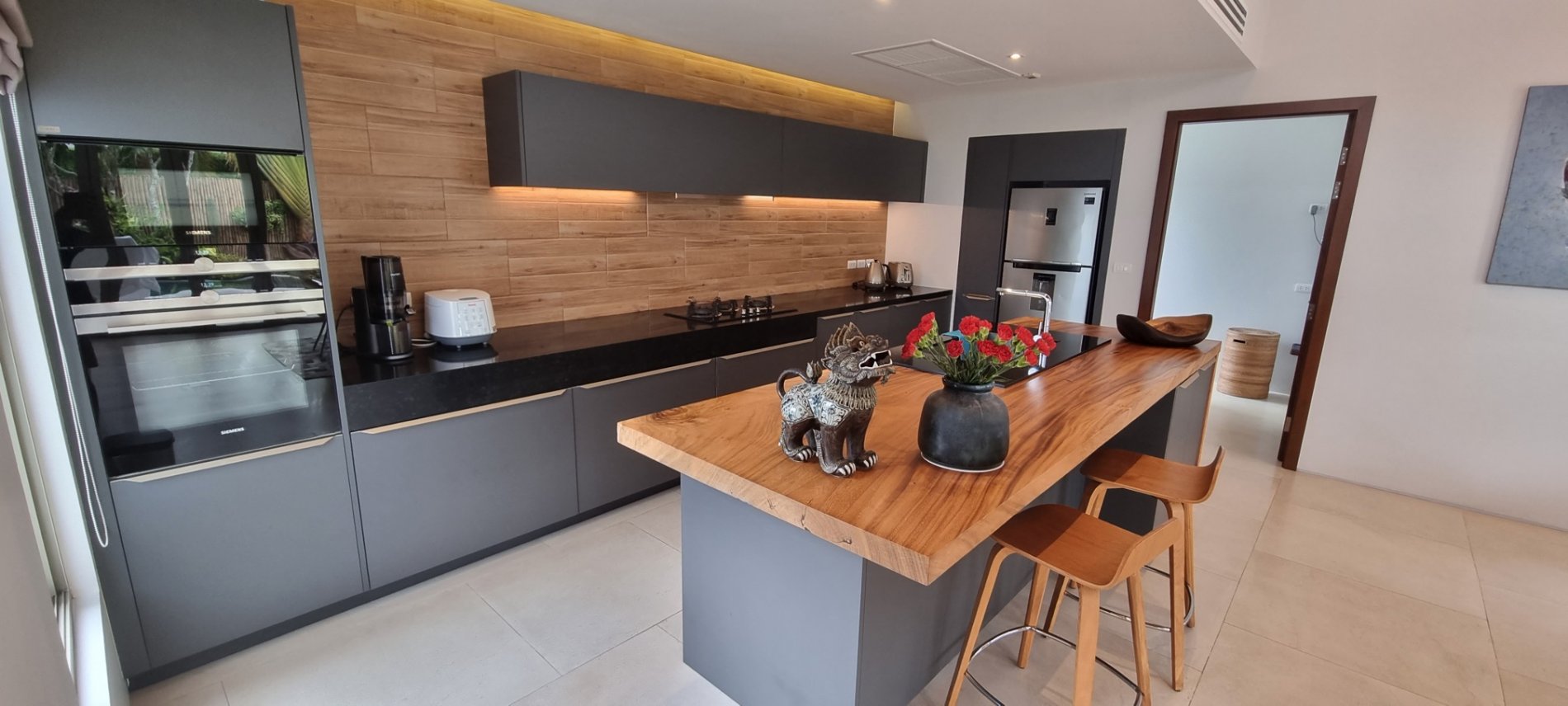 Property image - full photo 10