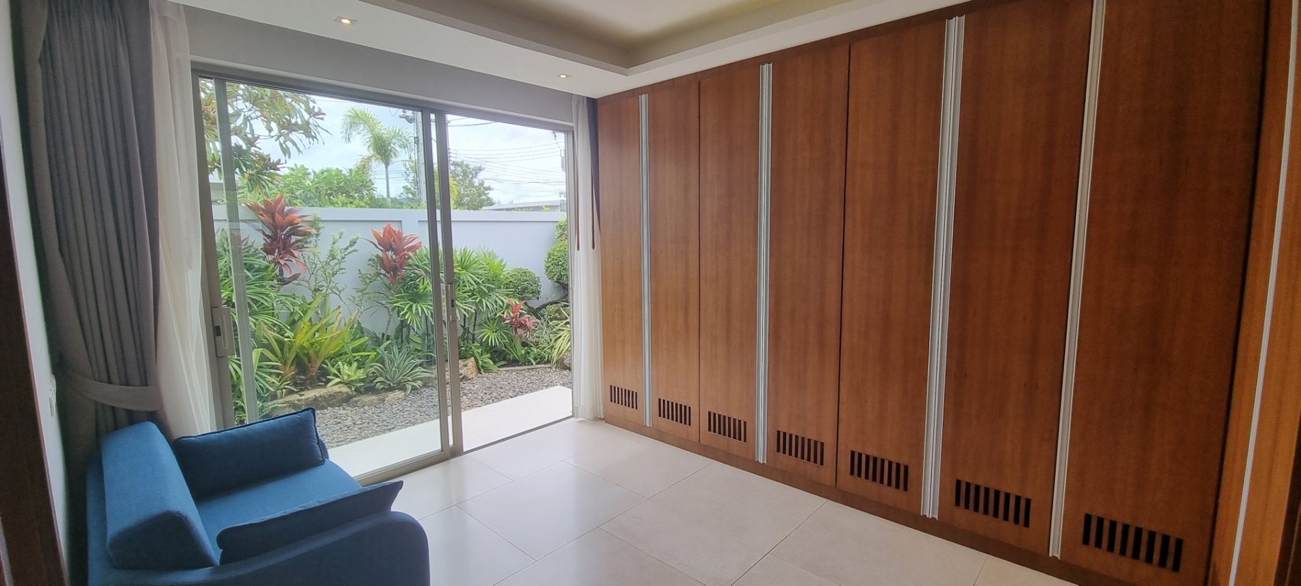 Property image - full photo 19